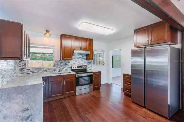 21 BELLE MEADE CIR, Largo, FL 33770