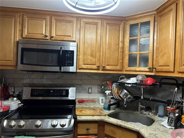 11412 103RD ST, Largo, FL 33773