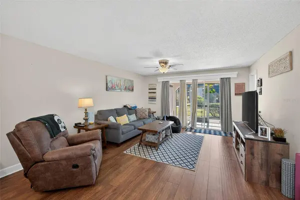 2105 CORDOVA GN #2105, Seminole, FL 33777