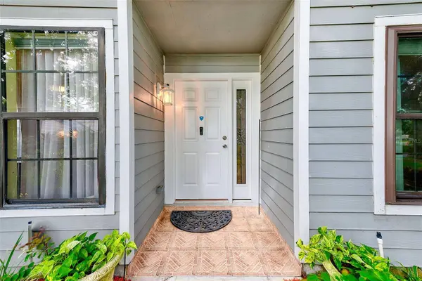 2728 BENTLEY DR, Palm Harbor, FL 34684