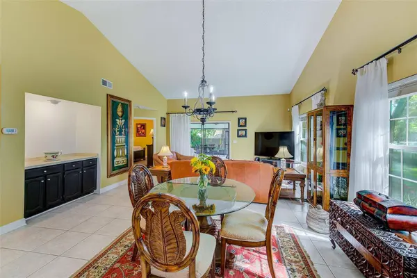 2728 BENTLEY DR, Palm Harbor, FL 34684