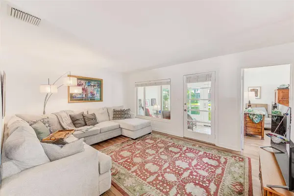 240-242 MATEO WAY NE, St Petersburg, FL 33704