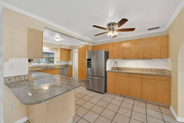 3946 OMEGA CIR, Sarasota, FL 34235