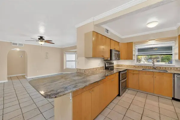 3946 OMEGA CIR, Sarasota, FL 34235