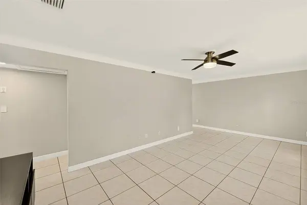 1026 MEADOWLAWN DR N, St Petersburg, FL 33702