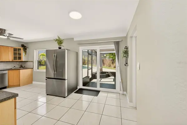 1026 MEADOWLAWN DR N, St Petersburg, FL 33702