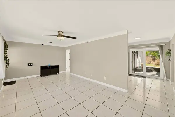 1026 MEADOWLAWN DR N, St Petersburg, FL 33702