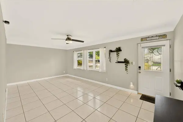 1026 MEADOWLAWN DR N, St Petersburg, FL 33702