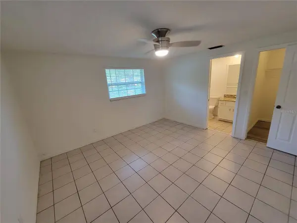 501 LAKE PALMS DR, Largo, FL 33771