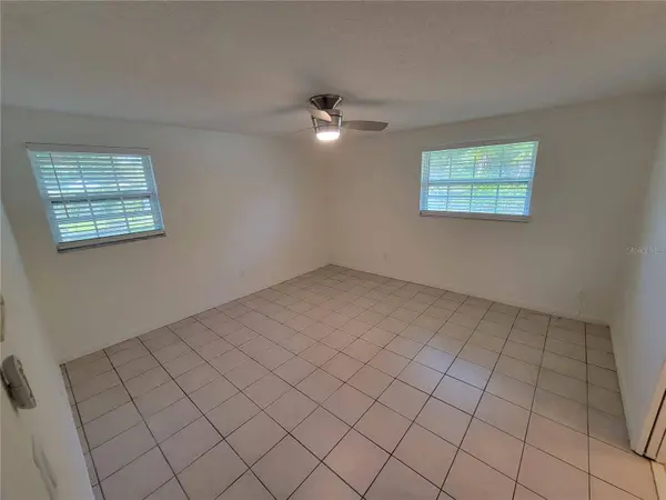 501 LAKE PALMS DR, Largo, FL 33771