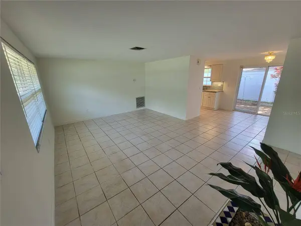 501 LAKE PALMS DR, Largo, FL 33771