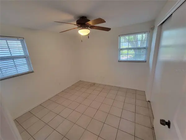 501 LAKE PALMS DR, Largo, FL 33771