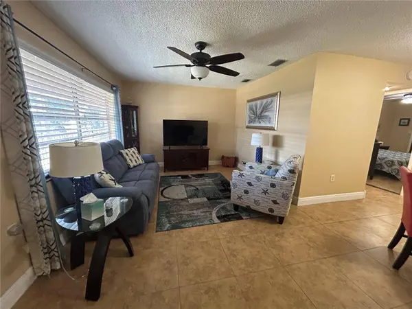 10037 62ND TER N #15, St Petersburg, FL 33708