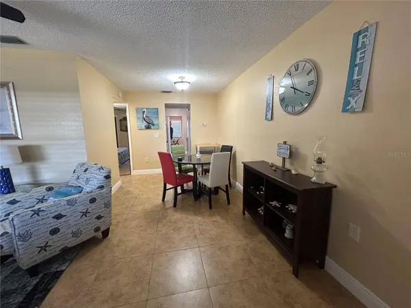 10037 62ND TER N #15, St Petersburg, FL 33708