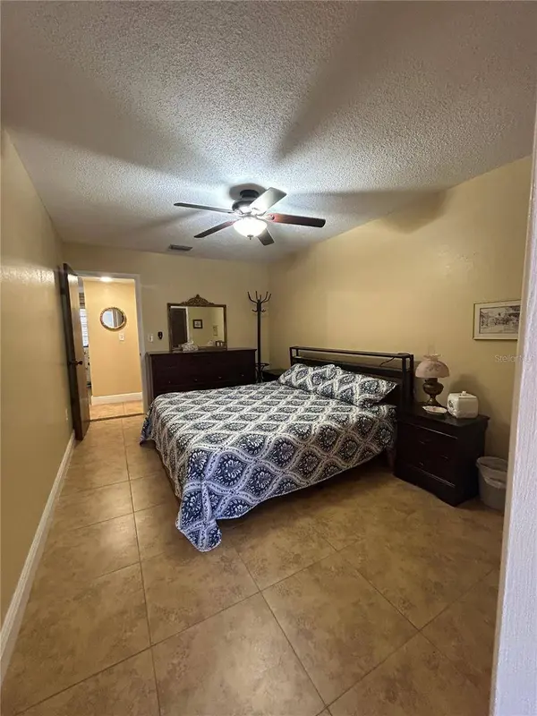 10037 62ND TER N #15, St Petersburg, FL 33708