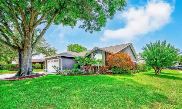 7969 SOMERSET DR, Largo, FL 33773