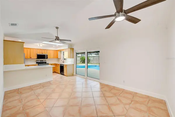 13331 HACIENDA DR, Largo, FL 33774