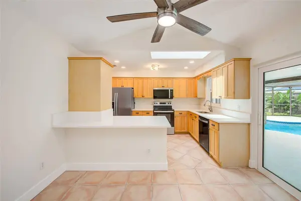 13331 HACIENDA DR, Largo, FL 33774
