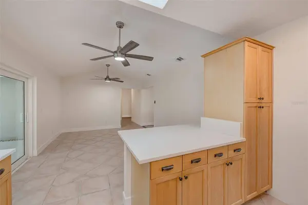 13331 HACIENDA DR, Largo, FL 33774