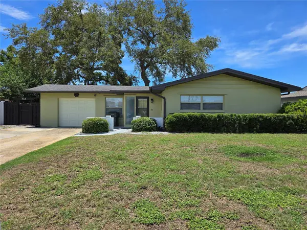 13754 TRINIDAD DR, Seminole, FL 33776