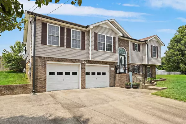 1138 Lamont Ct, Clarksville, TN 37042