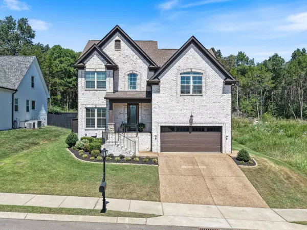 421 Riverstone Pl, Mount Juliet, TN 37122