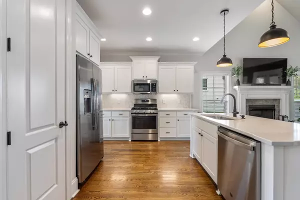 421 Riverstone Pl, Mount Juliet, TN 37122