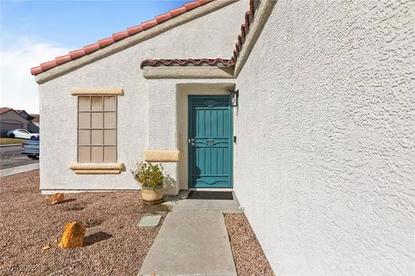 7841 Wavering Pine DR, Las Vegas, NV 89143