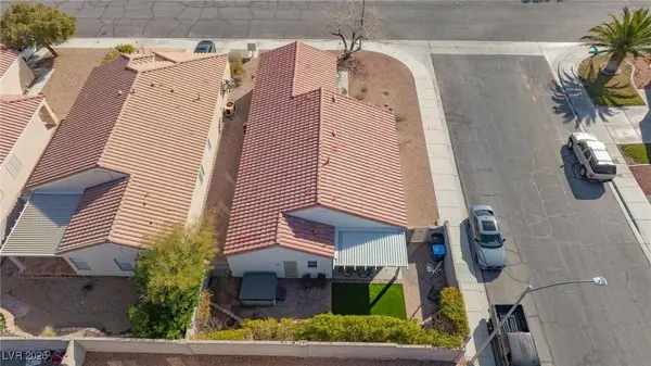 7841 Wavering Pine DR, Las Vegas, NV 89143