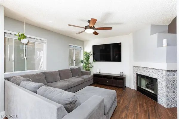 1033 Overture DR, Las Vegas, NV 89123