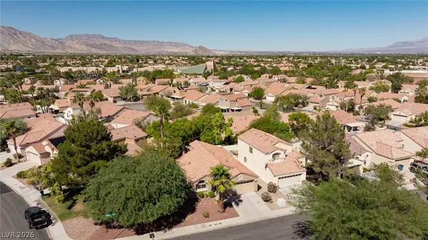 1705 Eagle Feather ST, Las Vegas, NV 89128