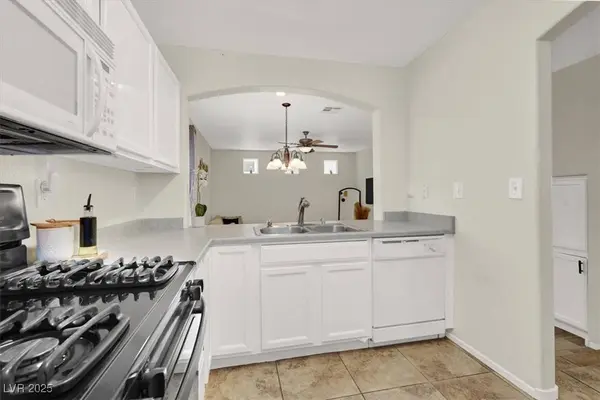 10324 Lettuce Leaf ST, Las Vegas, NV 89183