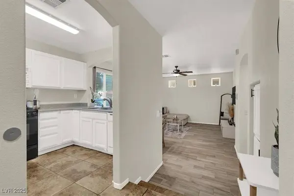 10324 Lettuce Leaf ST, Las Vegas, NV 89183