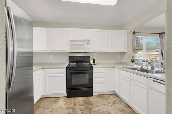 10324 Lettuce Leaf ST, Las Vegas, NV 89183