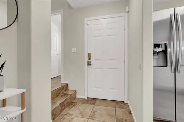 10324 Lettuce Leaf ST, Las Vegas, NV 89183