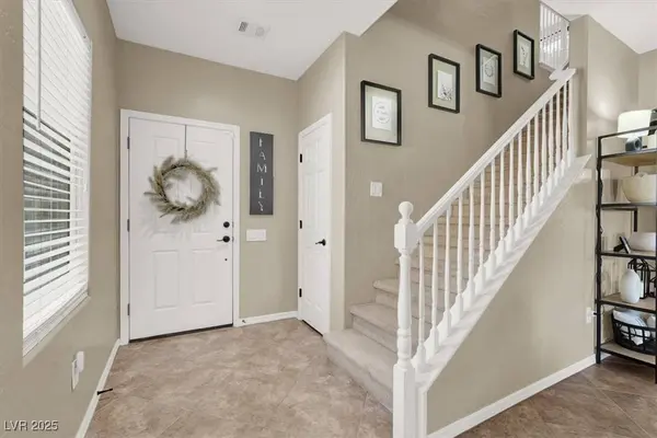 6869 Desert Thrasher DR, North Las Vegas, NV 89084