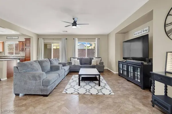 6869 Desert Thrasher DR, North Las Vegas, NV 89084