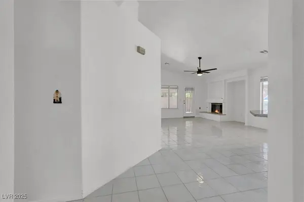 1613 Glenrosa DR, North Las Vegas, NV 89031