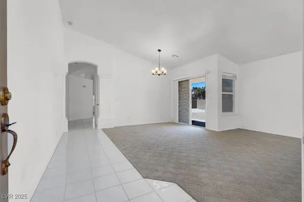 1613 Glenrosa DR, North Las Vegas, NV 89031