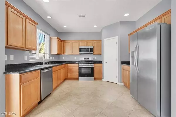 6842 Babbler ST, North Las Vegas, NV 89084