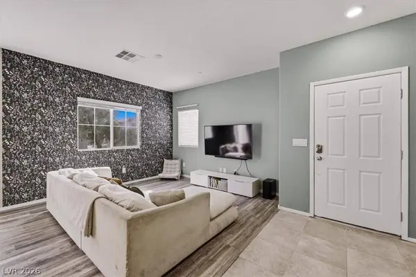 4466 Shimmering Skies ST #1032, North Las Vegas, NV 89031