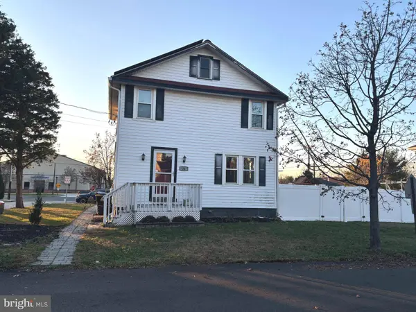 34 CHERRY ST, Medford, NJ 08055