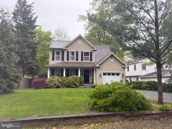 11 EVERGREEN RD, Mount Laurel, NJ 08054
