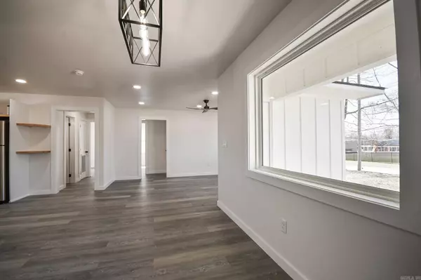 305 N Reine Street, Mena, AR 71953