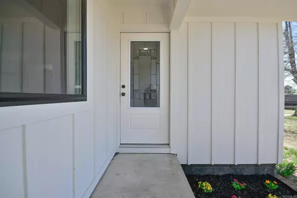 305 N Reine Street, Mena, AR 71953