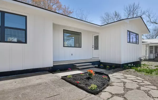 305 N Reine Street, Mena, AR 71953