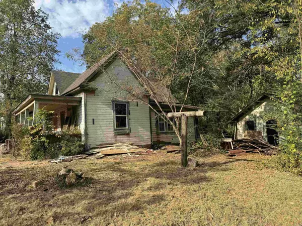 710 11th Street, Mena, AR 71953