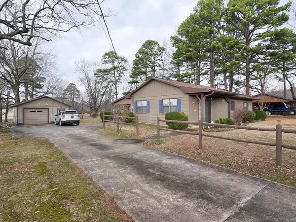 110 N Adams St, Mena, AR 71953