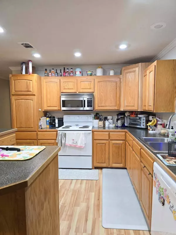 1103 Magnolia Ave, Mena, AR 71953