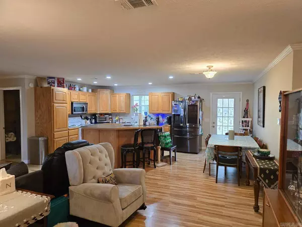 1103 Magnolia Ave, Mena, AR 71953